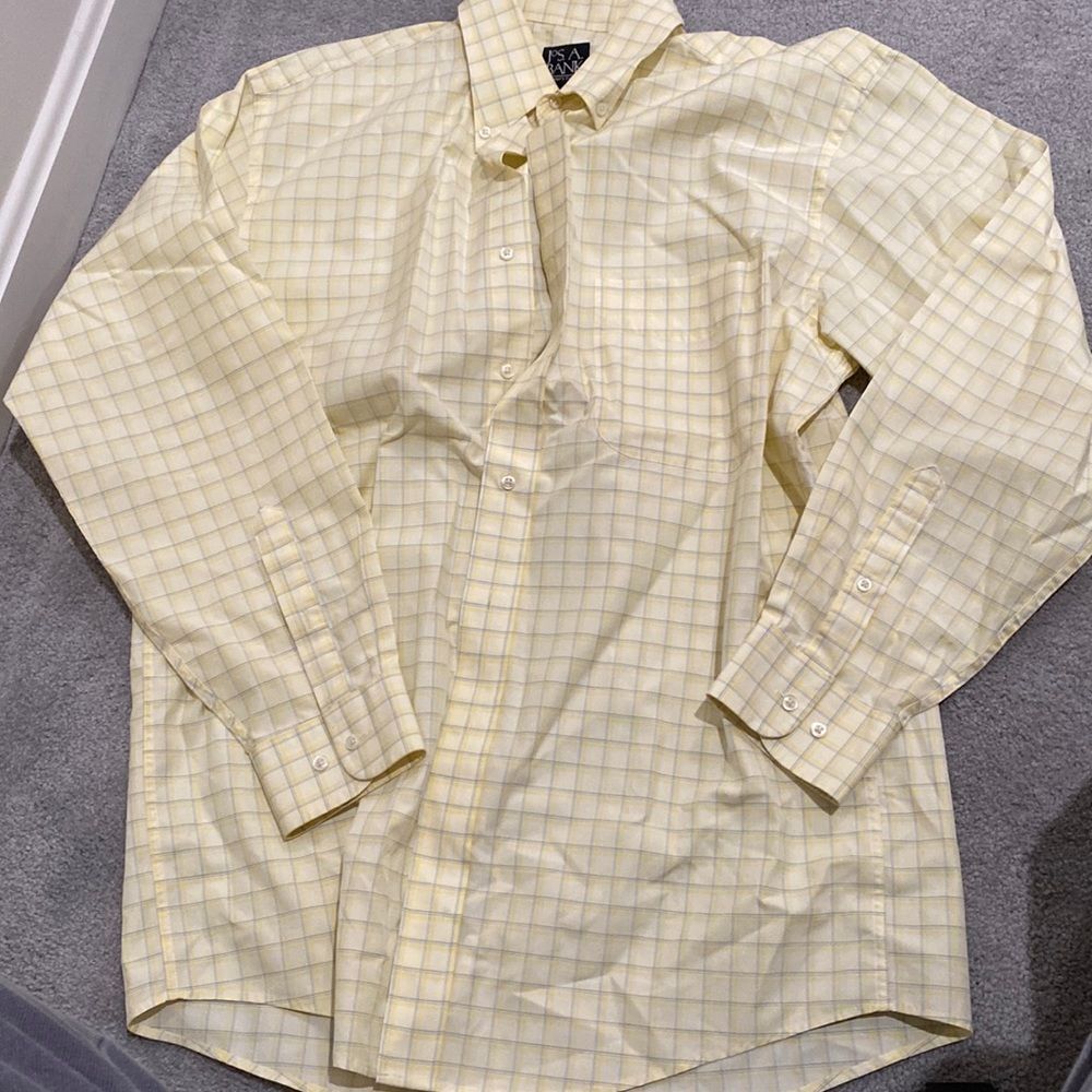 Men’s long sleeve, yellow, medium travelers collection, dress shirt